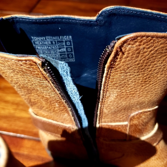 Tommy Hilfiger boots - Picture 3 of 5